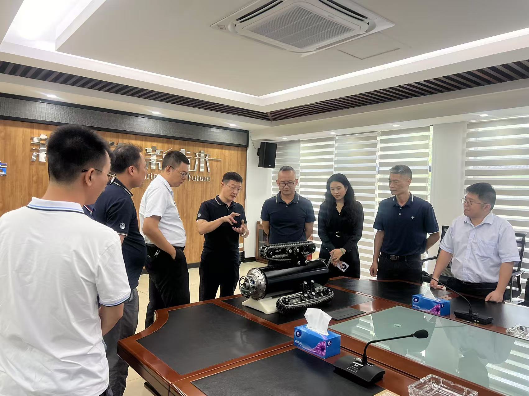 广东省珠海水务科技公司一行莅临广东蓝潜考察调研